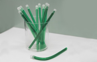 Слюноотсос стоматологический одноразовый со съемным наконечником (зеленый) 100 шт./уп.